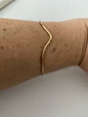 Twisted bangle bracelet
